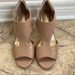 Elegant Beige Sandals